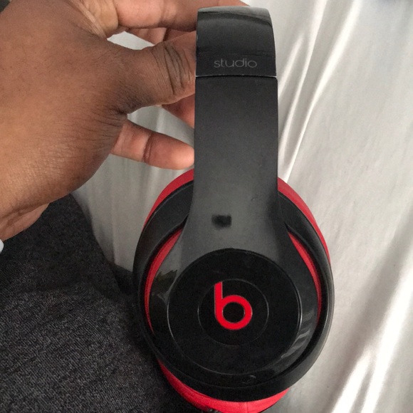 Dre Beats Studio Headphones 2nd Generation - Picture 3 of 8